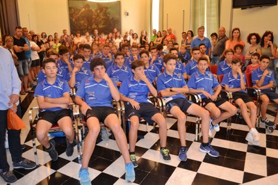 Felicitació als equips de base del CF Igualada