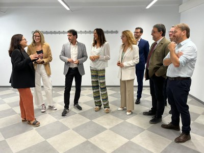 La consellera d’Educació, Esther Niubó, visita Igualada per desencallar el trasllat de l’Escola Oficial d’Idiomes i l’Escola d’Adults a l’edifici de La Teneria