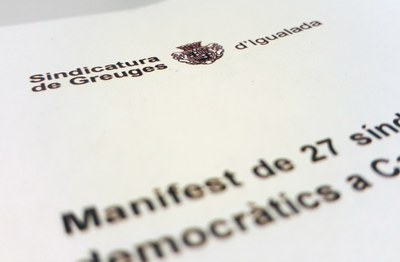 La Síndica Municipal signa el manifest en defensa de la democràcia