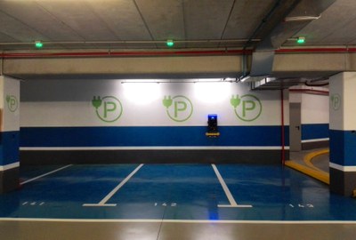 Punt de recàrrega elèctrica al pàrquing Igualada Nord